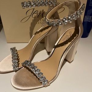 NEW Badgely Mischka Jewel Mayra size 8
